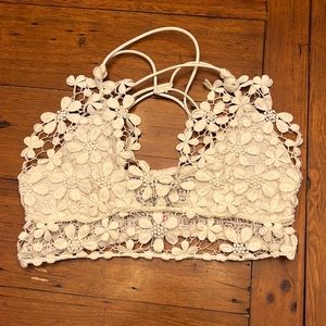 GUC. Free People Bralette. SZ S. Cream.